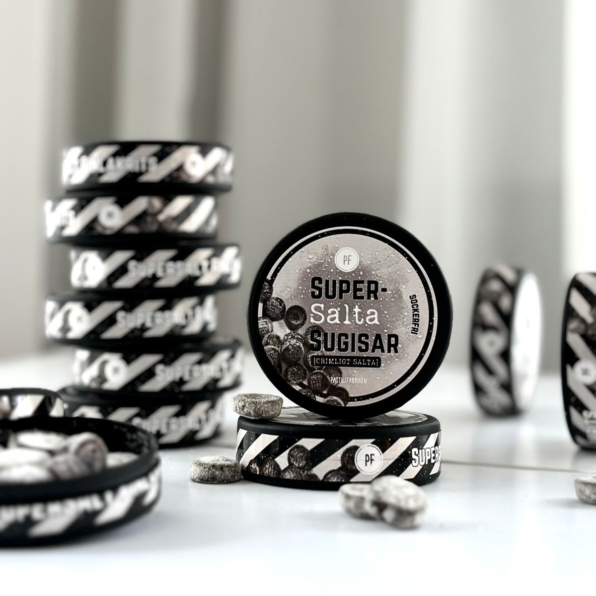 Pastillfabriken Supersalta Sugisar in der Dose